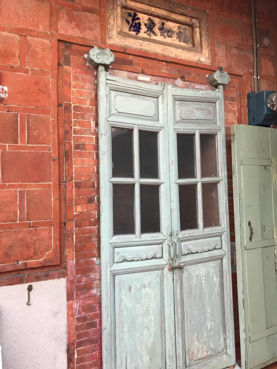 左營蓮潭郭家百年古厝 Hotel เกาสง ภายนอก รูปภาพ